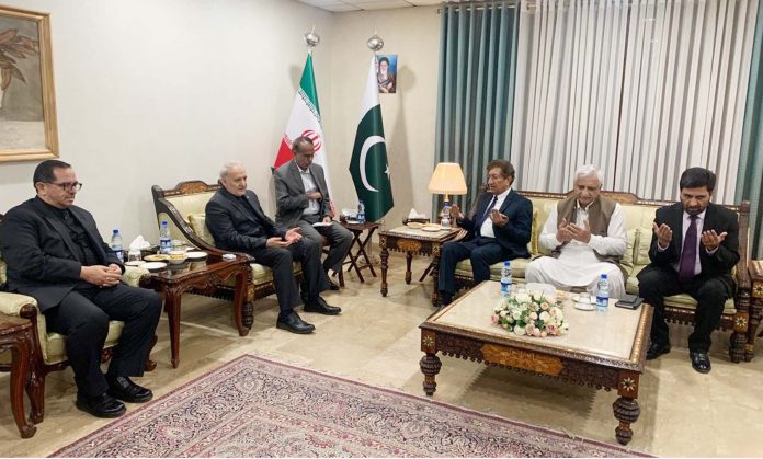 وفاقی وزیر محمد معین وٹو کا ایرانی سفارتخانے کا دورہ، حالیہ تنازع میں جانی نقصان پر اظہار تعزیت اور ایران سے یکجہتی کا اظہار