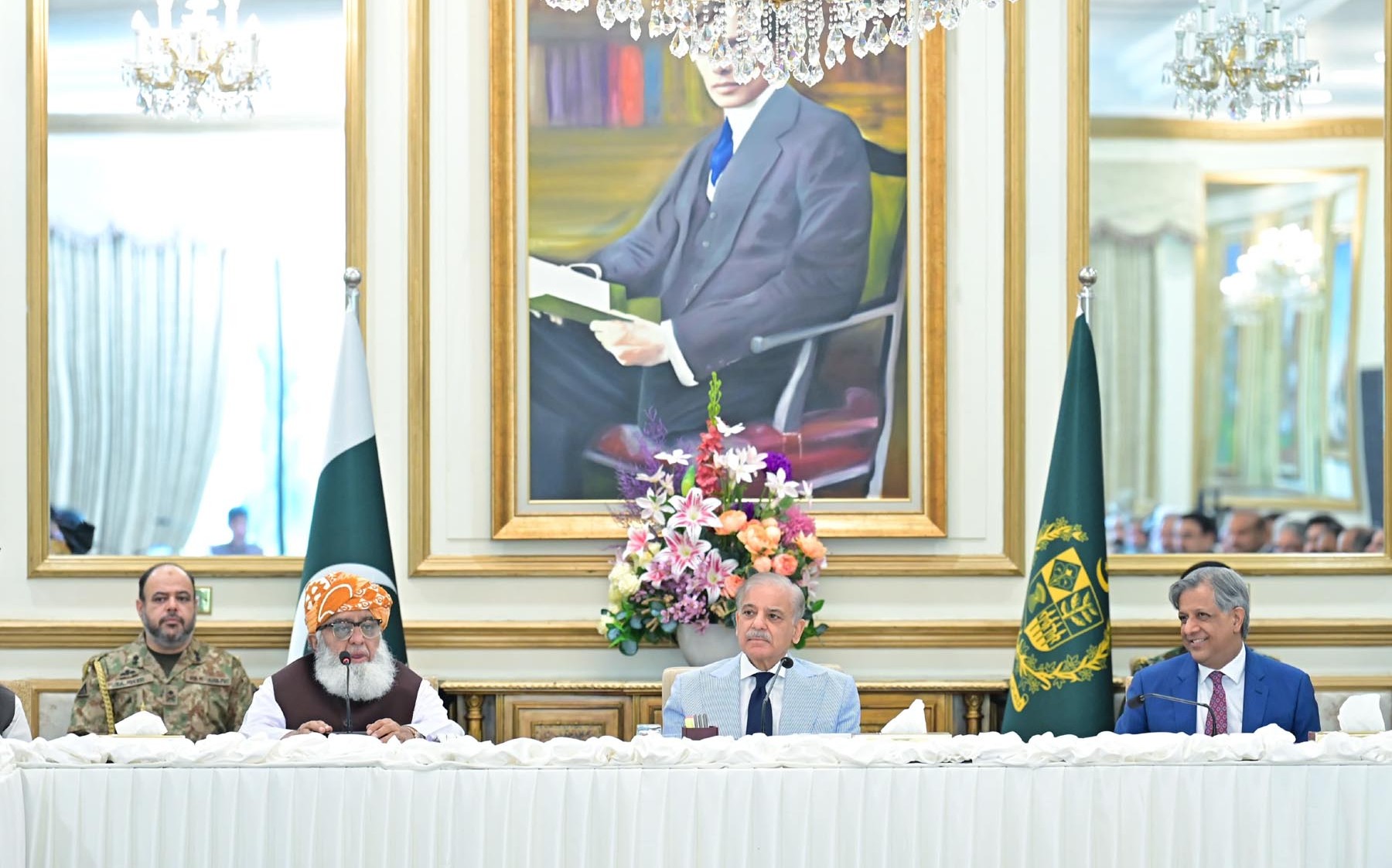 وزیر اعظم محمد شہبازشریف کا میڈیکل کالجز اور انجینئرنگ یونیورسٹیوں میں خیبرپختونخوا کے ضم شدہ اضلاع کا کوٹہ بحال کرنے کا اعلان