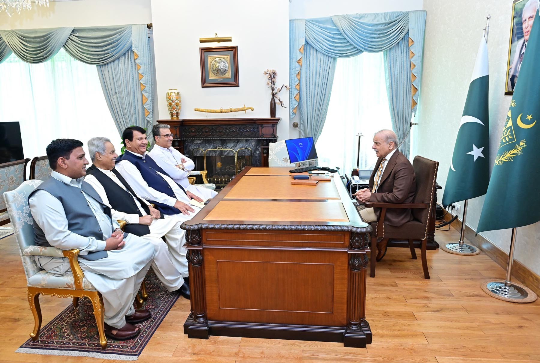 وزیراعظم محمد شہباز شریف سے پاکستان تحریک انصاف کے سابق صوبائی صدر نوابزادہ محسن علی خان کی ملاقات ، مسلم لیگ ن میں شمولیت کا اعلان