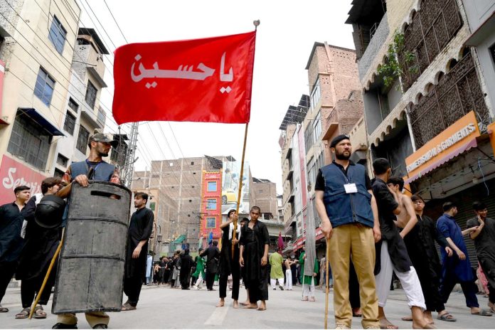 ملک بھر میں یوم عاشور انتہائی عقیدت و احترام کے ساتھ منایا گیا، 4836 جلوس ، 5480 مجالس کا اہتمام ، 1301 انتہائی حساس مقامات سمیت تمام جلوس پرامن اختتام پذیر ہوگئے