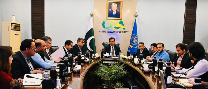 محرم الحرام کے انتظامات، مون سون کی تیاریوں اور ضلعی انتظامیہ کے درمیان ہم آہنگی اور رابطوں کو موثربنانے کے حوالہ چیئرمین سی ڈی اے کی زیر صدارت اجلاس کا انعقاد