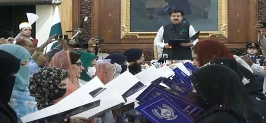 فیصل کریم کنڈی نے خیبر پختونخوا اسمبلی میں مخصوص نشستوں پر نومنتخب اراکین سے حلف لے لیا