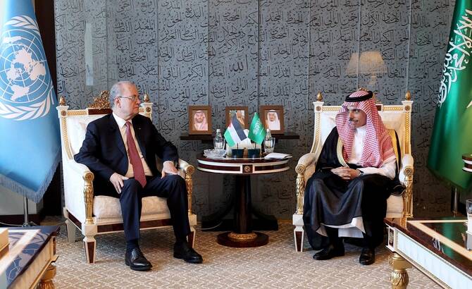Palestinian Prime Minister meets with Saudi Foreign Minister