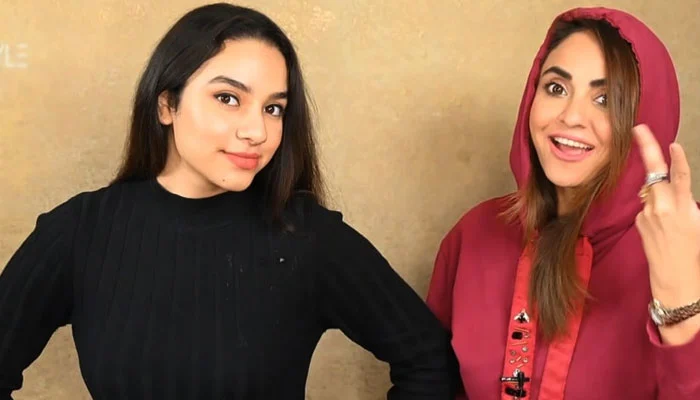 نادیہ خان کی بیٹی نے ماڈلنگ کی دنیا میں قدم رکھ دیا