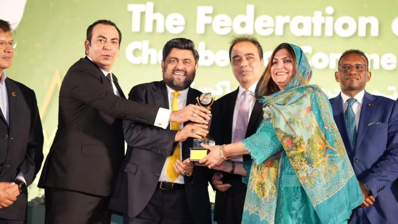 خیبر ٹوبیکو کمپنی کو ایف پی سی سی آئی گولڈ ایوارڈ سے نوازا گیا