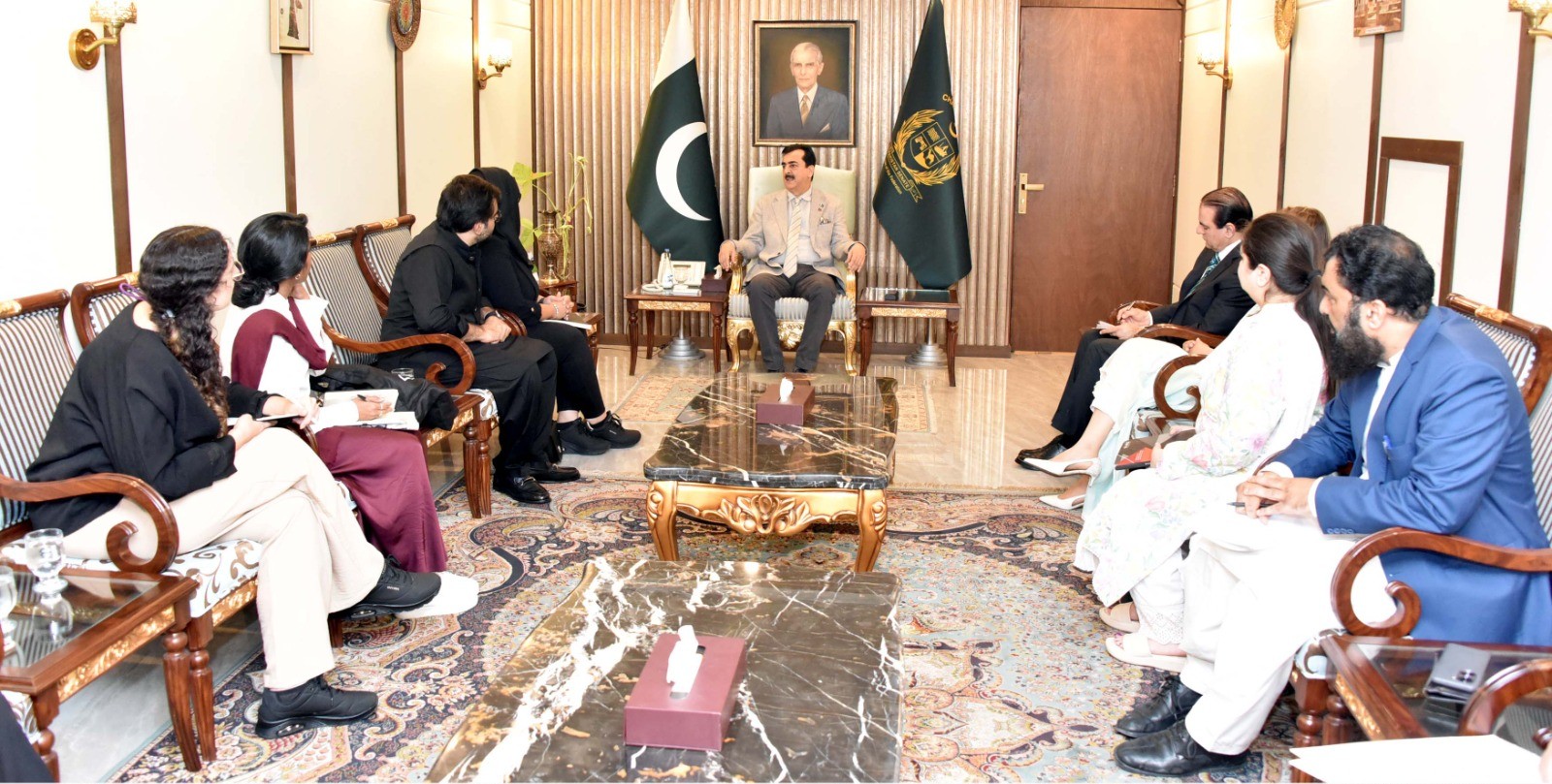 چیئرمین سینیٹ سید یوسف رضا گیلانی سے اطالوی ڈوپاسی فاؤنڈیشن کے طلباء وفد کی ملاقات ، ماحولیاتی تبدیلی، صحت، تعلیم اور عالمی پارلیمانی تعاون پر تفصیلی تبادلہ خیال