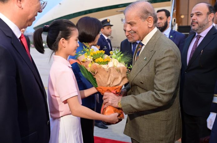 وزیرِاعظم چین کے شہر تیانجن کے دورہ کے دوران شنگھائی تعاون تنظیم کے سربراہانِ مملکت کونسل اور سربراہانِ مملکت کونسل پلس اجلاس میں پاکستانی وفد کی قیادت کریں گے