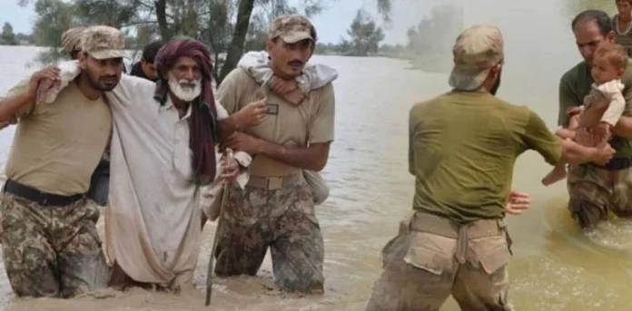 خیبر پختونخوا میں آرمی فلڈ ریلیف آپریشن کے تحت پاک فوج کی سیلاب زدہ  شانگلہ میں بحالی کی کاروائیاں جاری