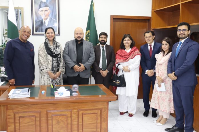 بین الاقوامی وفد کا ٹیوٹ سیکٹر کو مضبوط بنانے کے لئے پاکستان کا دورہ