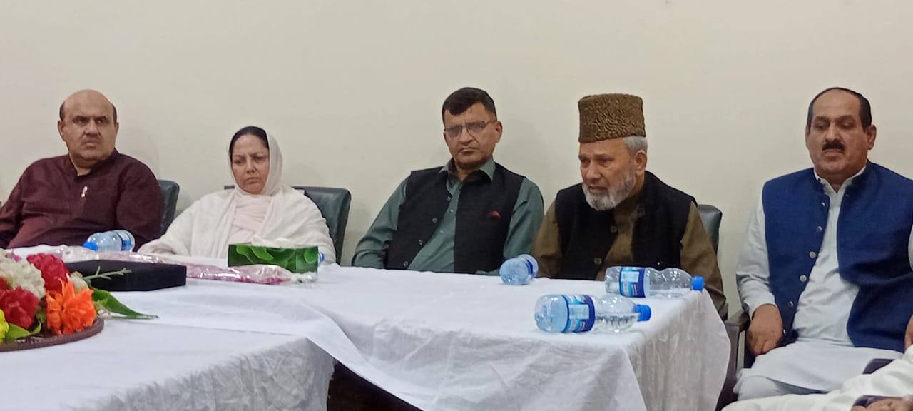 ڈائریکٹر جموں وکشمیر لبریشن سیل راجہ محمد اسلم خان کی ریٹائرمنٹ کے موقع پر الوداعی تقریب کا انعقاد