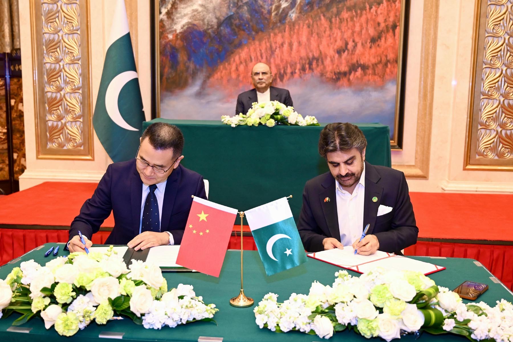صدر آصف علی زرداری کی ارومچی میں ایم او یوز پر دستخطوں کی تقریب میں شرکت