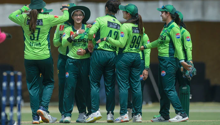 آئی سی سی ویمنز کرکٹ ورلڈکپ میں شرکت کیلئے قومی خواتین ٹیم منگل کو لاہور سے سری لنکا روانہ ہوگی