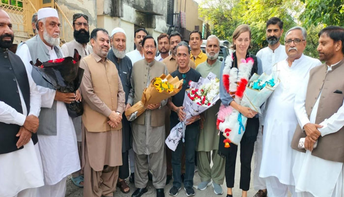 بلڈنگ ووڈ ورکرز انٹرنیشنل کے نمائندہ ایشیا پیسفک اور ڈائریکٹر پیشہ وارانہ صحت و سلامتی کا پاکستان ورکرز فیڈریشن کے مرکزی دفتر کا دورہ