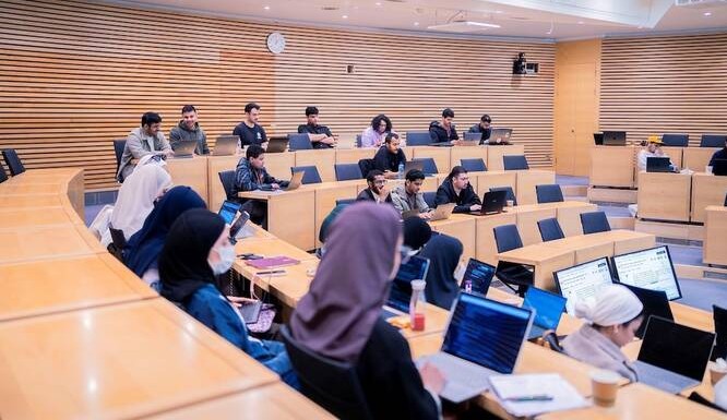سعودی طلبا نے لندن میں آرٹیفیشل انٹیلی جنس ٹریننگ مکمل کر لی