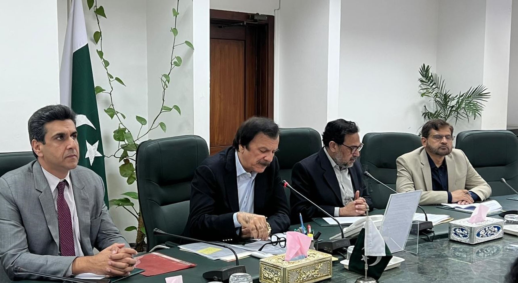 وزیراعظم کے معاونِ خصوصی ہارون اختر خان کی زیرِ صدارت اجلاس،پاکستان اور اٹلی کے درمیان ماربل و گرینائٹ سیکٹر کے ممکنہ معاہدے بارے غور کیا گیا