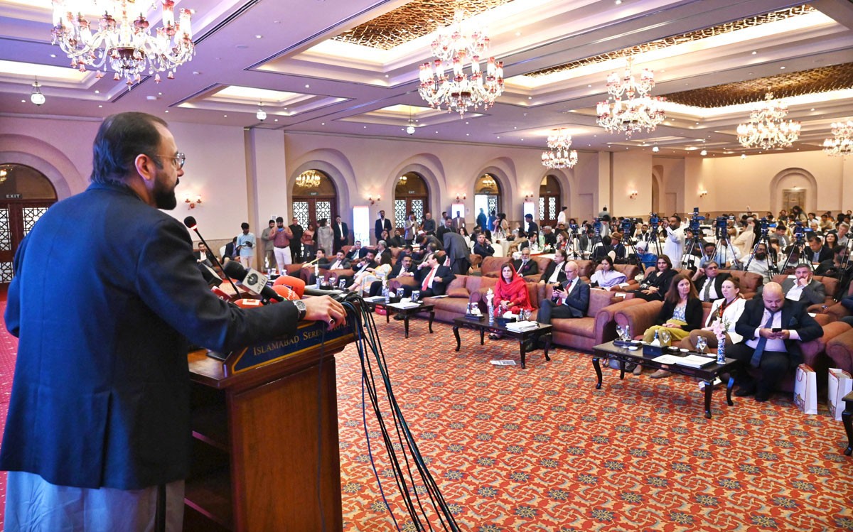 بدلتے ہوئے سماجی و معاشی حالات میں ہنر مند افرادی قوت کی تیاری ناگزیر ہے، خواتین، محروم طبقات اور کمزور گروہوں کو بھی برابر کا موقع دینا ہوگا، وفاقی وزیر چوہدری سالک حسین