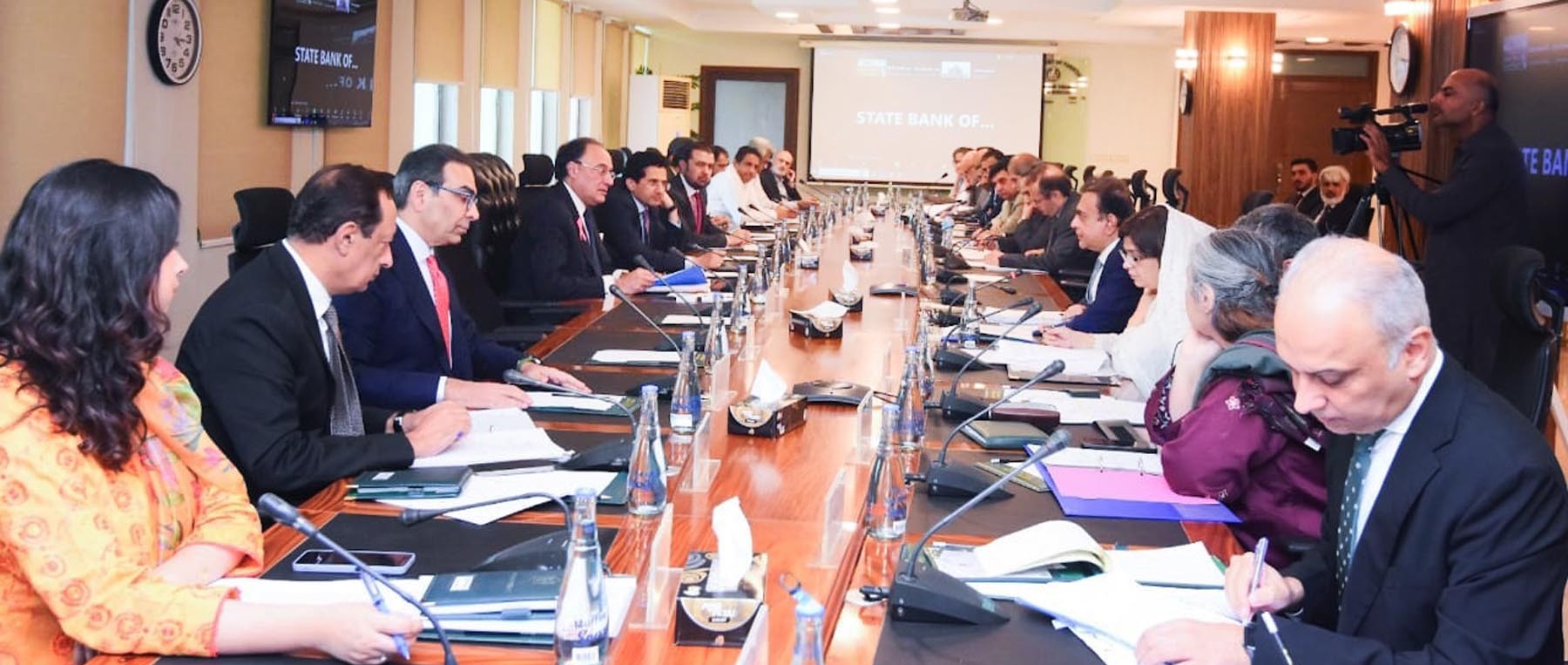 ای سی سی نے ڈیفنس کمپلیکس کی تعمیر کے لیے حاصل کردہ اراضی کے مالکان کو نقد معاوضے کی ادائیگی کے لیے 4 ارب روپے کی تکنیکی ضمنی گرانٹ کی منظوری دیدی