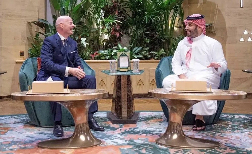 FIFA President meets Saudi Crown Prince