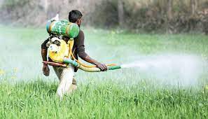 کاشتکاروں کوفصلوں کو کیڑوں و بیماریوں سے بچانے کے لئے سفار ش کردہ زہروں کے مناسب استعمال کی ہدایت