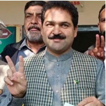 ہری پور،حلقہ این اے 18 ضمنی انتخاب،(ن) لیگ کے اُمیدوار بابر نواز خان ایک لاکھ 63ہزار996 ووٹ لیکر کامیاب