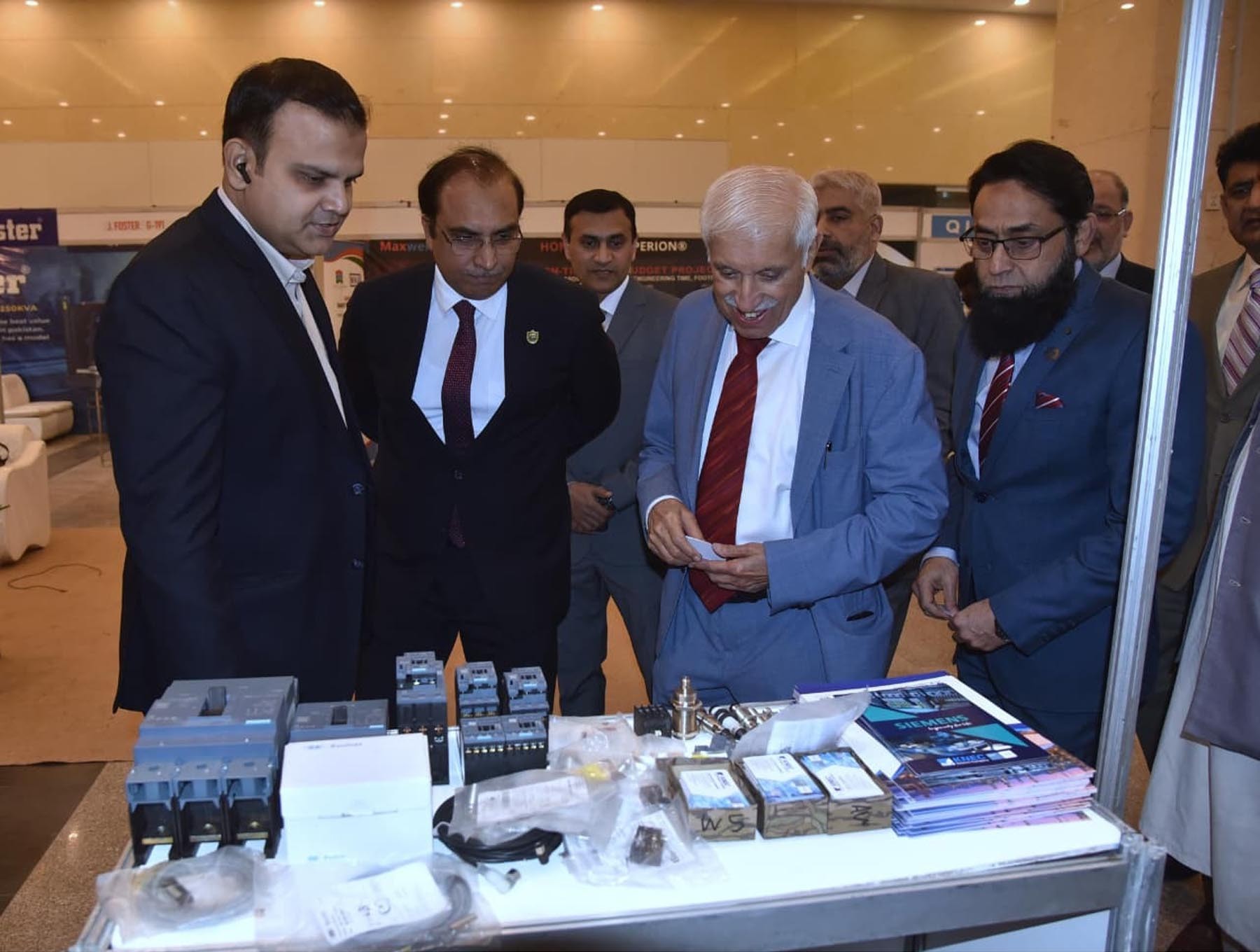 پاکستان میں توانائی کے شعبے کو مضبوط بنانے اور سرمایہ کاری کے فروغ کے لیے مکمل حکومتی وابستگی ضروری ہے، قیصر احمد شیخ