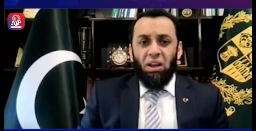 وفاقی وزیر اطلاعات عطاء اللہ تارڑ کا لاہور لیڈز یونیورسٹی کے کانووکیشن سے خطاب