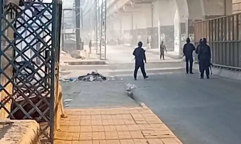 فیڈرل کانسٹیبلری ہیڈ کوارٹر پشاور میں دہشتگردی کا بڑا منصوبہ ناکام بنا دیا گیا، ہلاک ہونے والے تینوں حملہ آور افغانی تھے،سکیورٹی ذرائع
