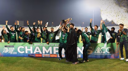 پاکستان شاہینز نے بنگلہ دیش اے کو سپر اوور میں شکست دے کر ایشیا کپ رائزنگ اسٹارز کا ٹائٹل اپنے نام کر لیا
