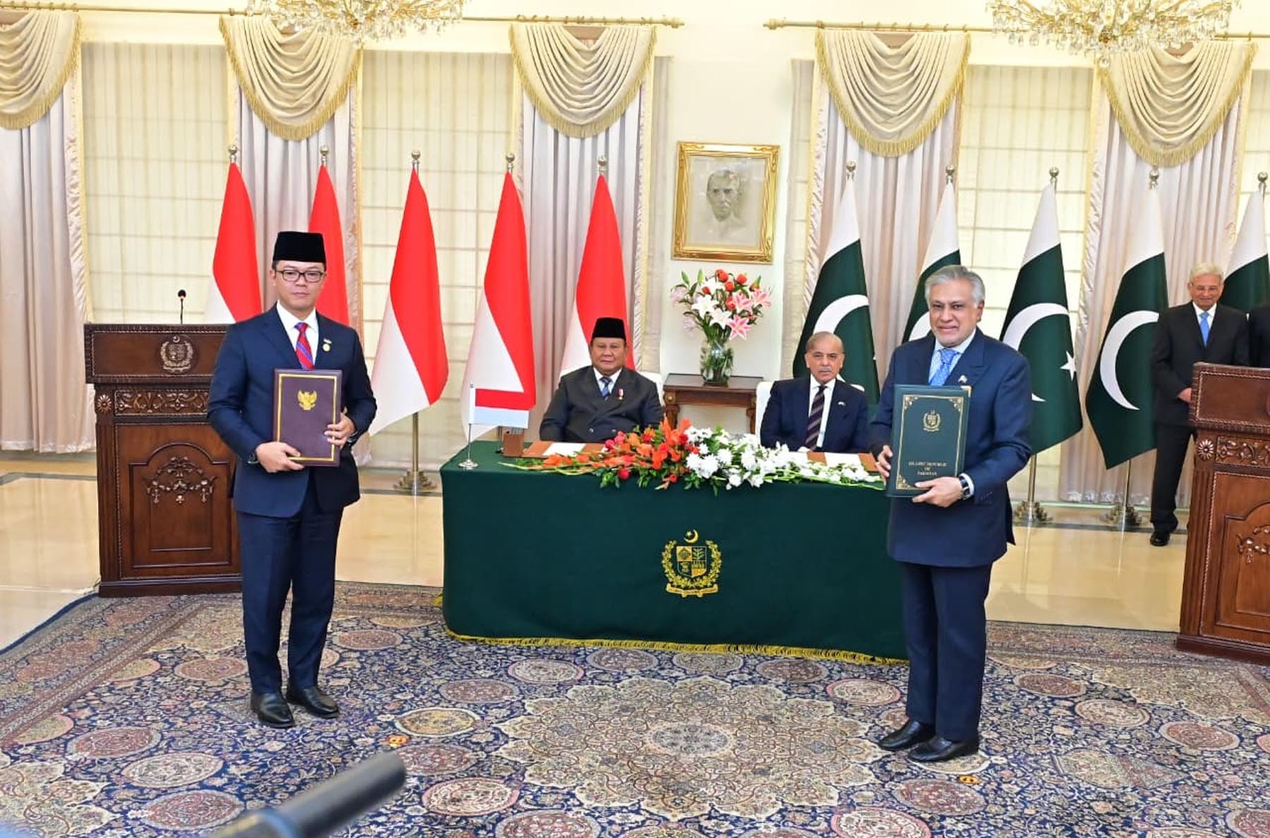 پاکستان اور انڈونیشیا کا تجارت، تعلیم ، صحت ، زراعت،ٹیکنالوجی سمیت دیگر شعبوں میں تعاون کو فروغ دینے اورپاکستانی ڈاکٹرز، میڈیکل پروفیسرز اور ماہرین کوانڈونیشیا بھجوانے پر اتفاق