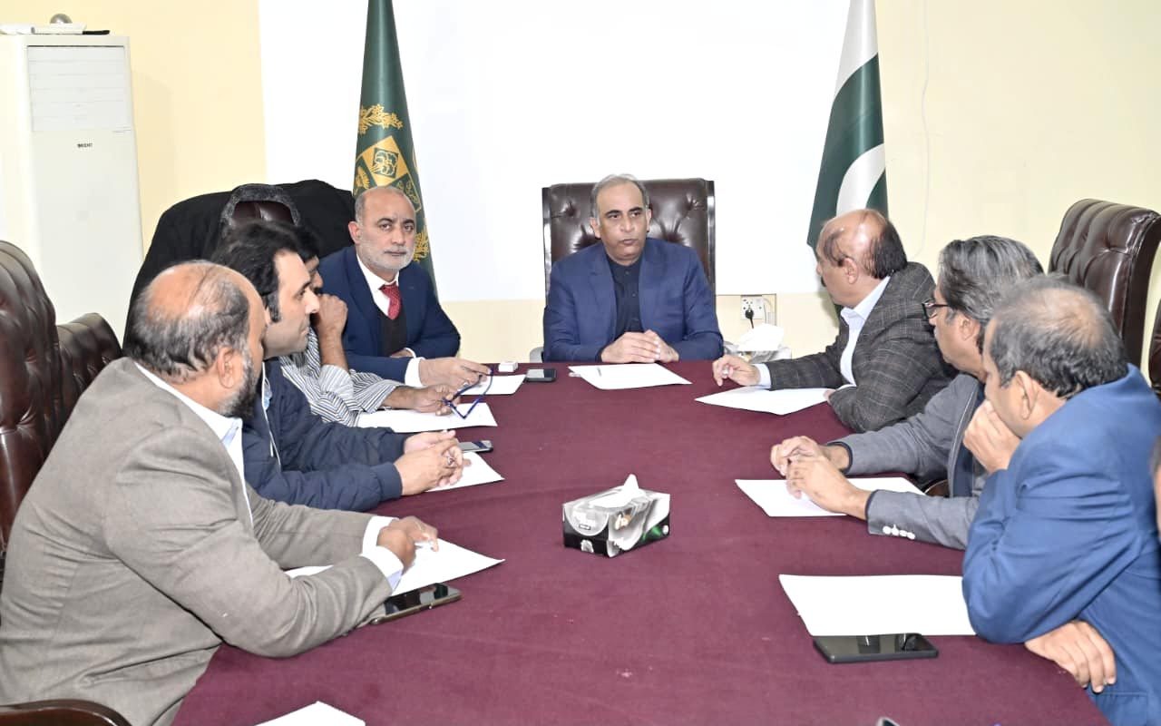 وفاقی حکومت پریس کلبوں کی معاونت کے لیے سنجیدہ اقدامات کر رہی ہے،پی ٹی آئی دور میں عائد کی گئی پابندیوں کو ختم کر کے پریس کلبوں کی مالی امداد بڑھانے پر کام جاری ہے۔مبشر حسن