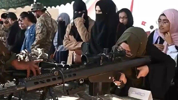 کراچی کی مختلف جامعات کے طلبہ اور فیکلٹی ممبران کا ملیر گیریژن کا دورہ، پاک فوج سےیکجہتی کا اظہار کیا