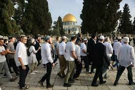 Jews enter Al-Aqsa Mosque