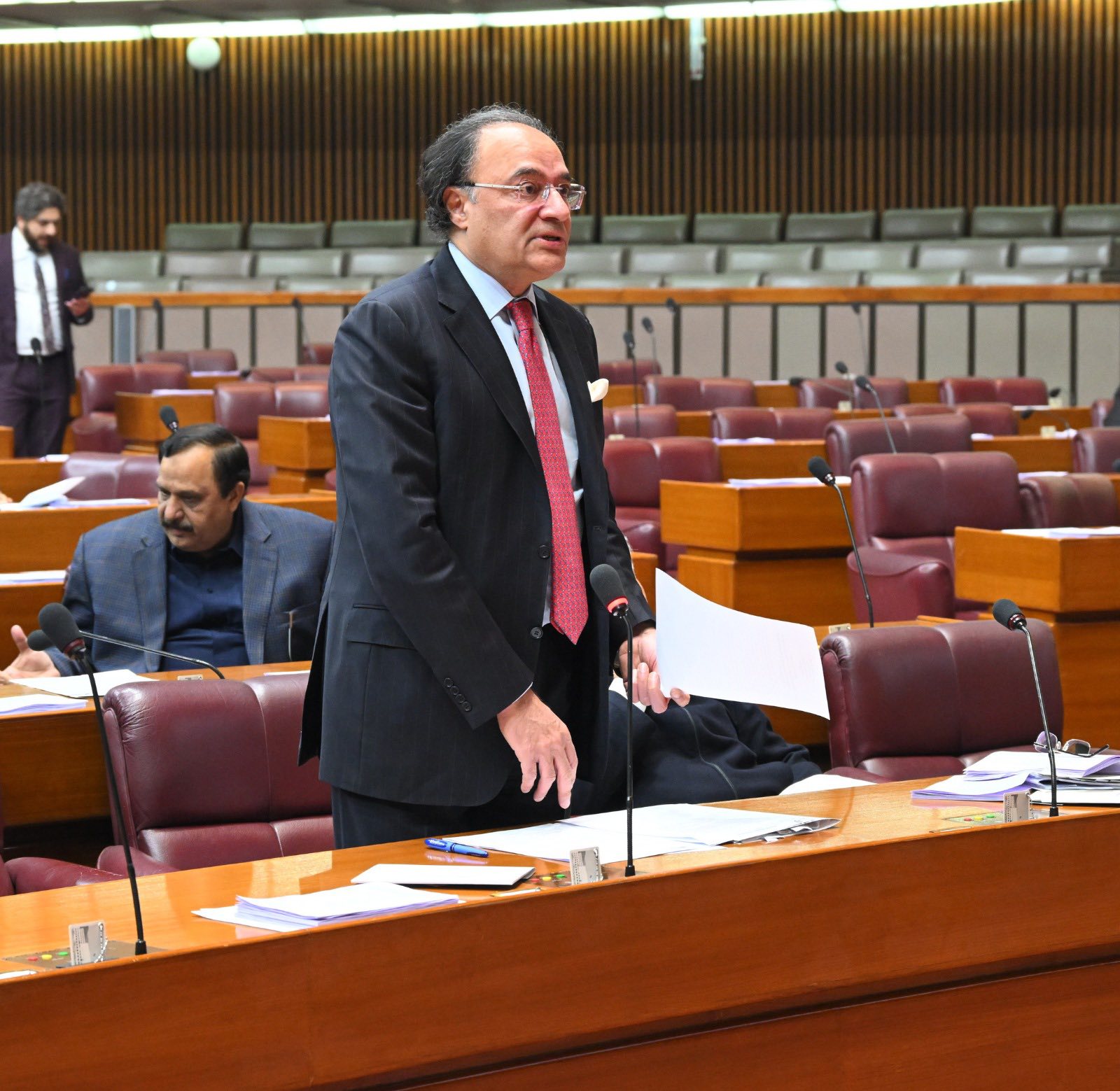 حکومت ٹیکس چوری کے خلاف بھرپورایکشن لےگی،جاری مالی سال کے دوران ٹیکس وصولیوں میں 10.3فیصداضافہ ہواہے، وزیرخزانہ محمداورنگزیب کاقومی اسمبلی میں جواب