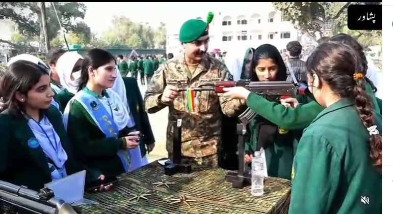 پاک فوج کے ساتھ ایک دن،طلبہ کا یادگارِ شہداء اور فیلڈ یونٹس کا دورہ