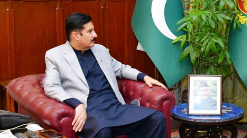 گورنر خیبرپختونخوا فیصل کریم کنڈی سے سماجی اور کاروباری شخصیات کی ملاقات