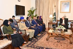 صدر مملکت آصف علی زرداری سے صومالیہ کے وزیرِ داخلہ کی ملاقات، سفارتی پاسپورٹ رکھنے والوں کے لئے ویزا ختم کرنے کے معاہدے پر دستخط