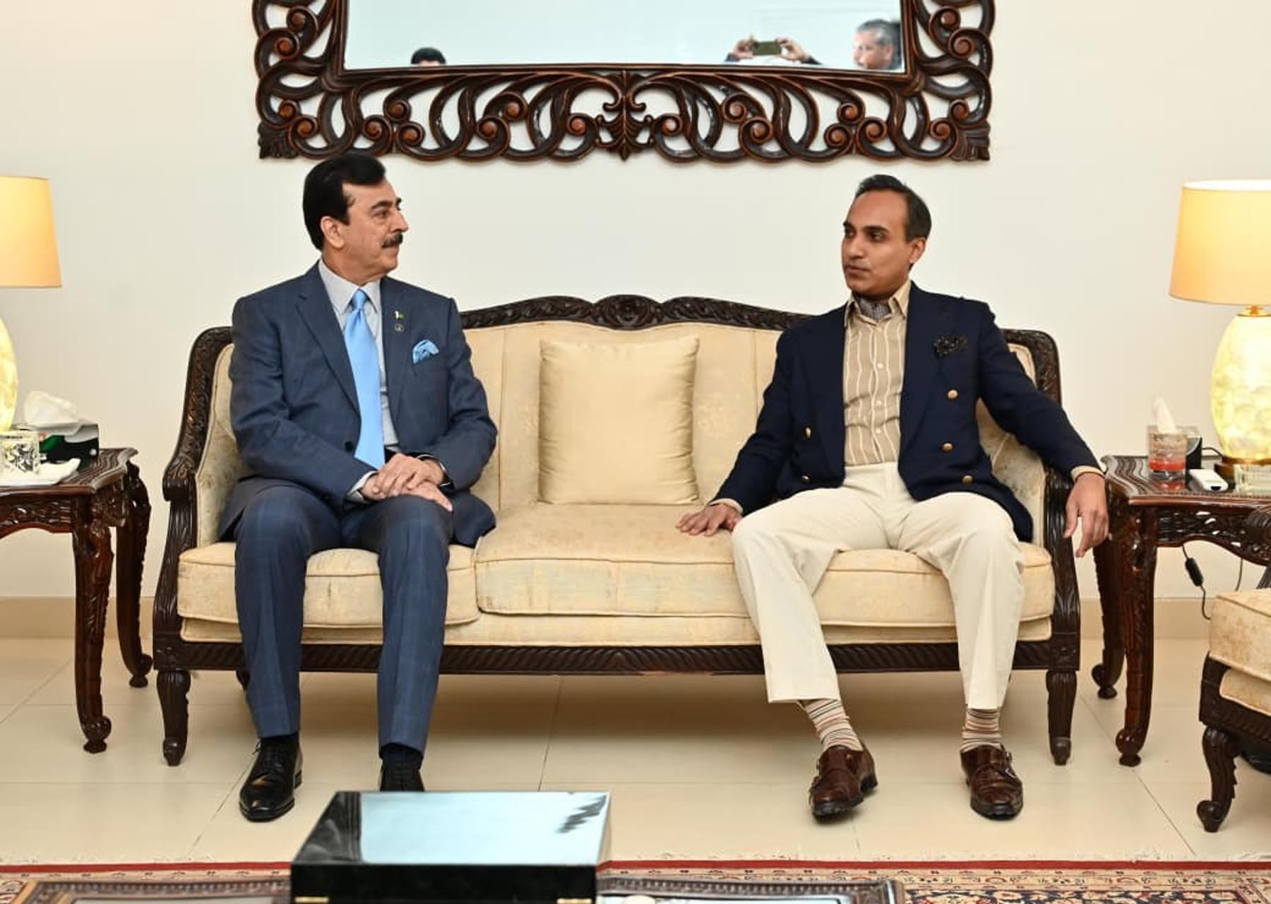 قائم مقام صدر سید یوسف رضا گیلانی سے پیرِ آف لواری شریف پیر محمد صادق قریشی کی ملاقات