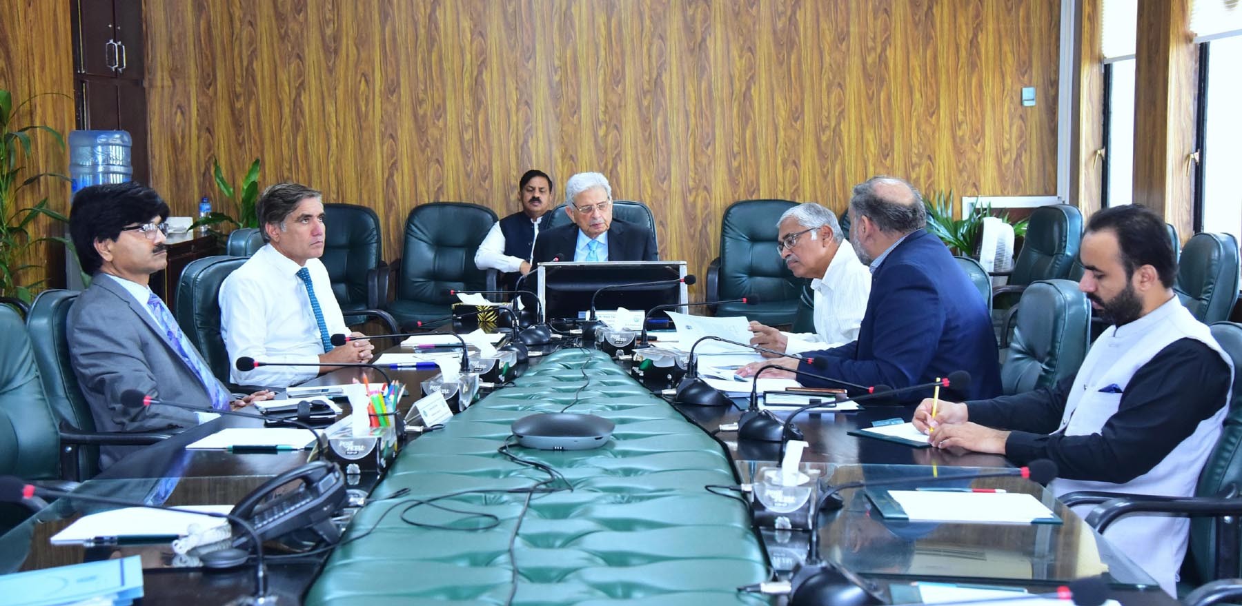 وفاقی وزیر رانا تنویر حسین کی زیر صدارت نیشنل وہیٹ اوورسائٹ کمیٹی کا چوتھا اجلاس، گندم کی خریداری کے منصوبے، موجودہ ذخائر کی دستیابی، بین الصوبائی ہم آہنگی اور منڈی کے استحکام کا جائزہ