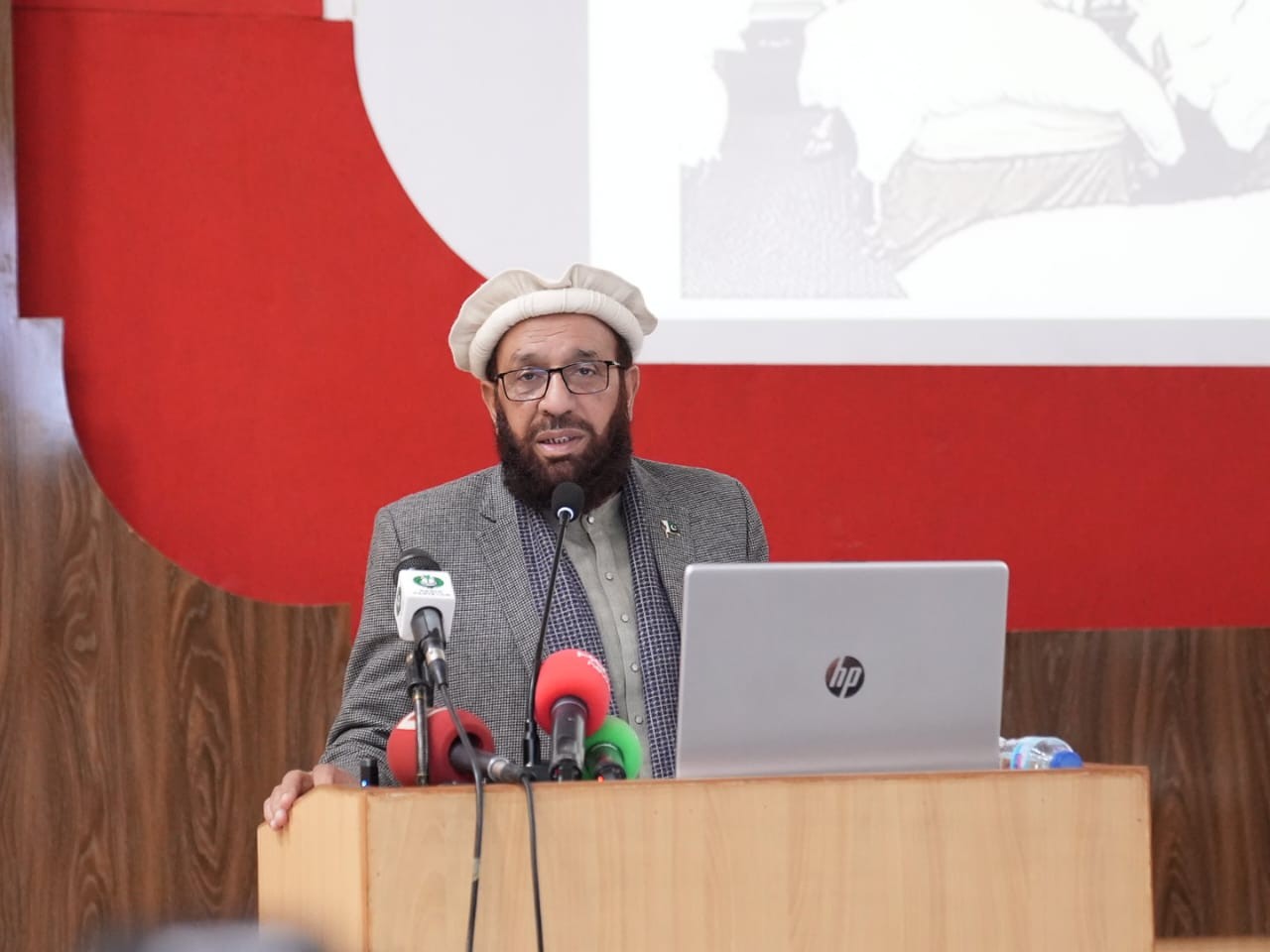 حج کوٹہ 2 لاکھ 30 ہزار کرنے کےلئے سعودی حکومت سے رابطہ میں ہیں، وفاقی وزیر مذہبی امور