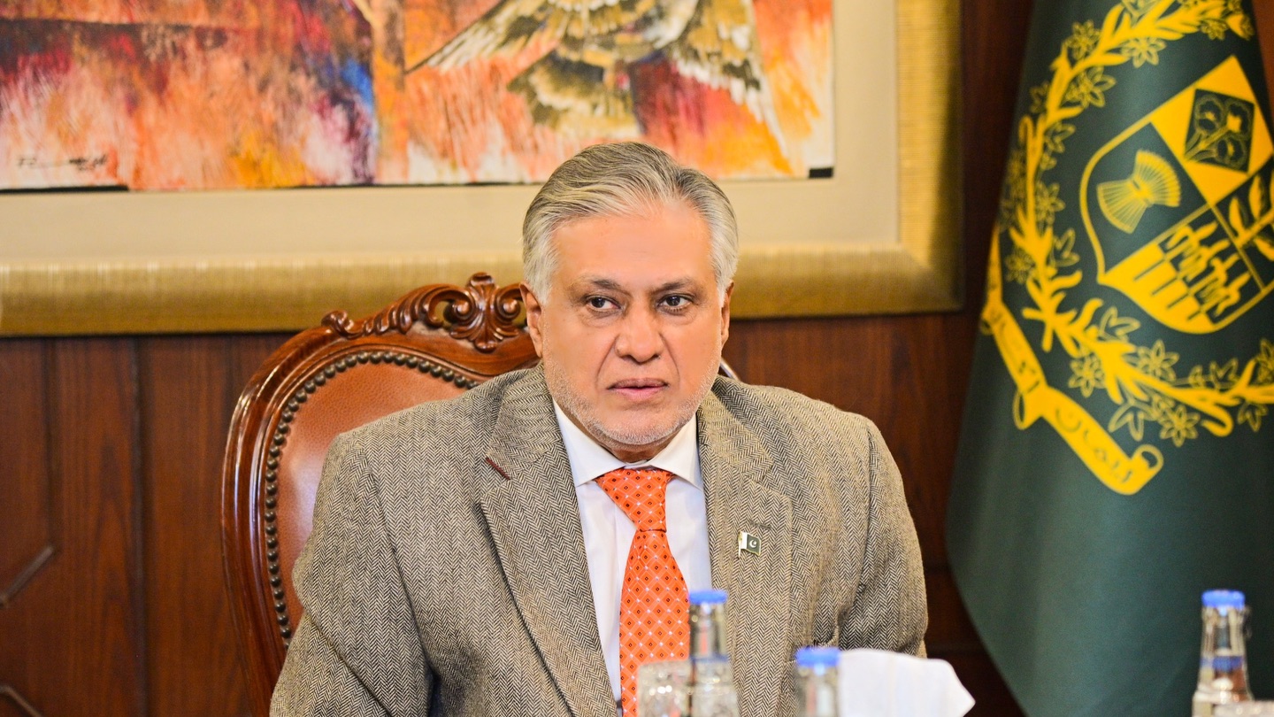 نائب وزیرِ اعظم اسحاق ڈار اورانڈونیشیا کے وزیرِ خارجہ کے درمیان ٹیلیفونک رابطہ،موجودہ علاقائی اور بین الاقوامی پیش رفت اور باہمی دلچسپی کے امور پر تبادلہ خیال