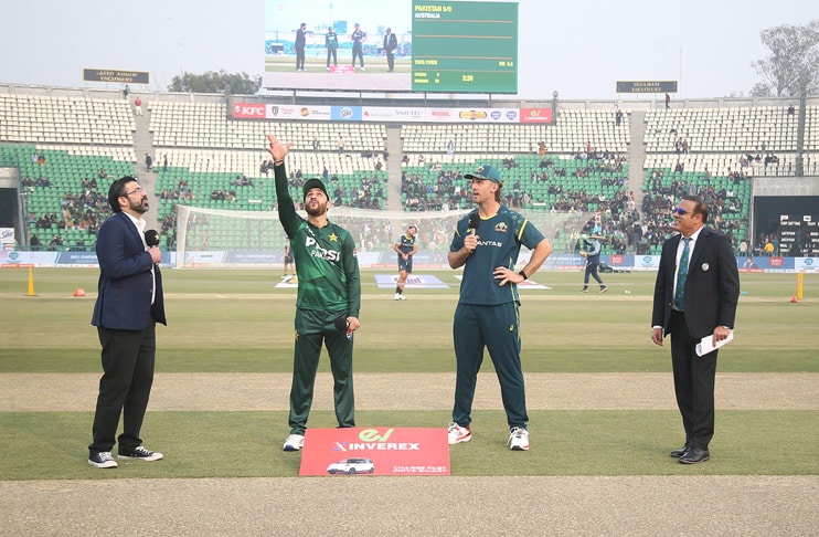 پاک آسٹریلیا ٹی 20سریز کا دوسرامیچ، پاکستان کا ٹاس جیت کر پہلے بیٹنگ کا فیصلہ