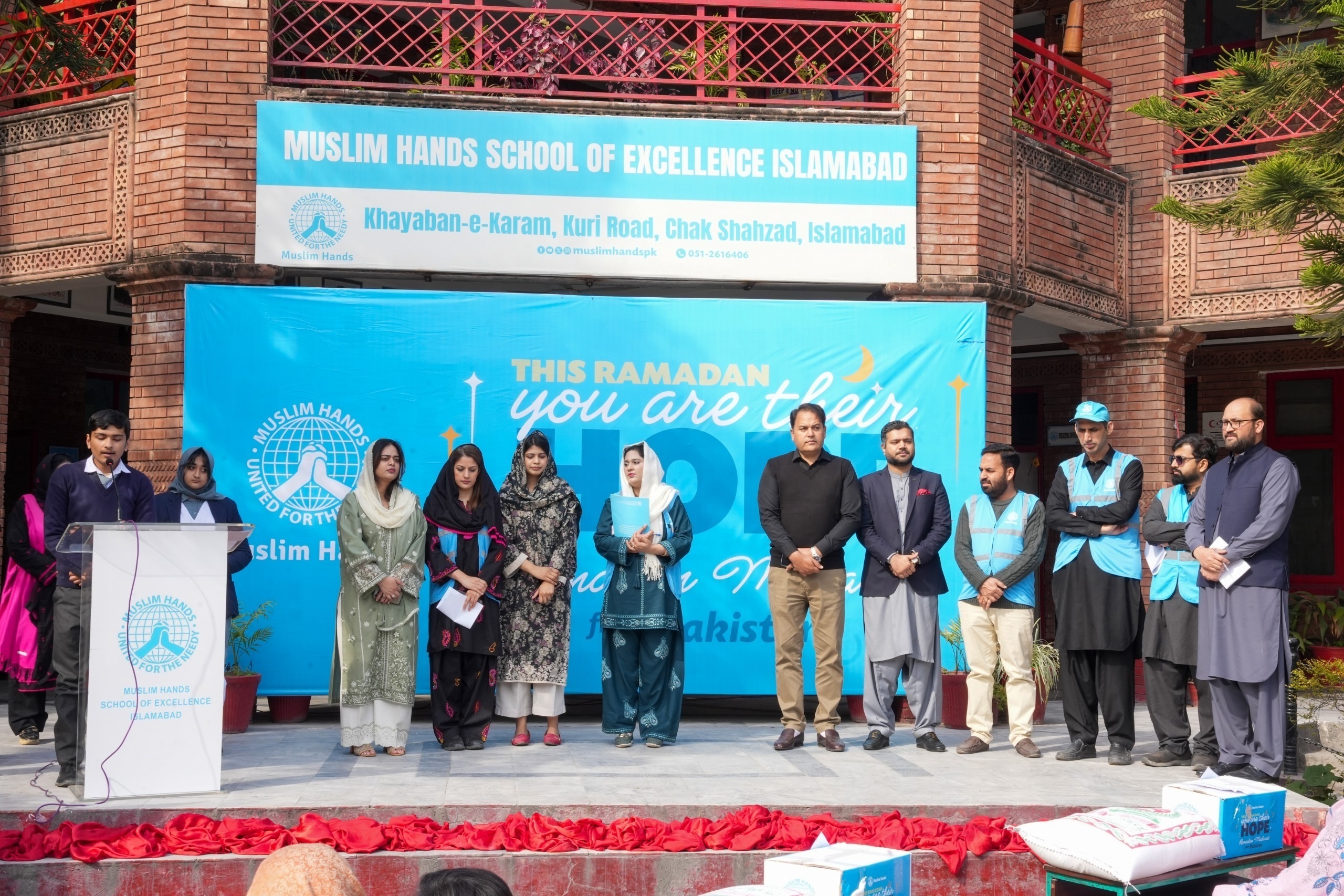 مسلم ہینڈز کی جانب سے مستحق یتیم طلبہ اور ان کے خاندانوں میں راشن پیکجز کی تقسیم