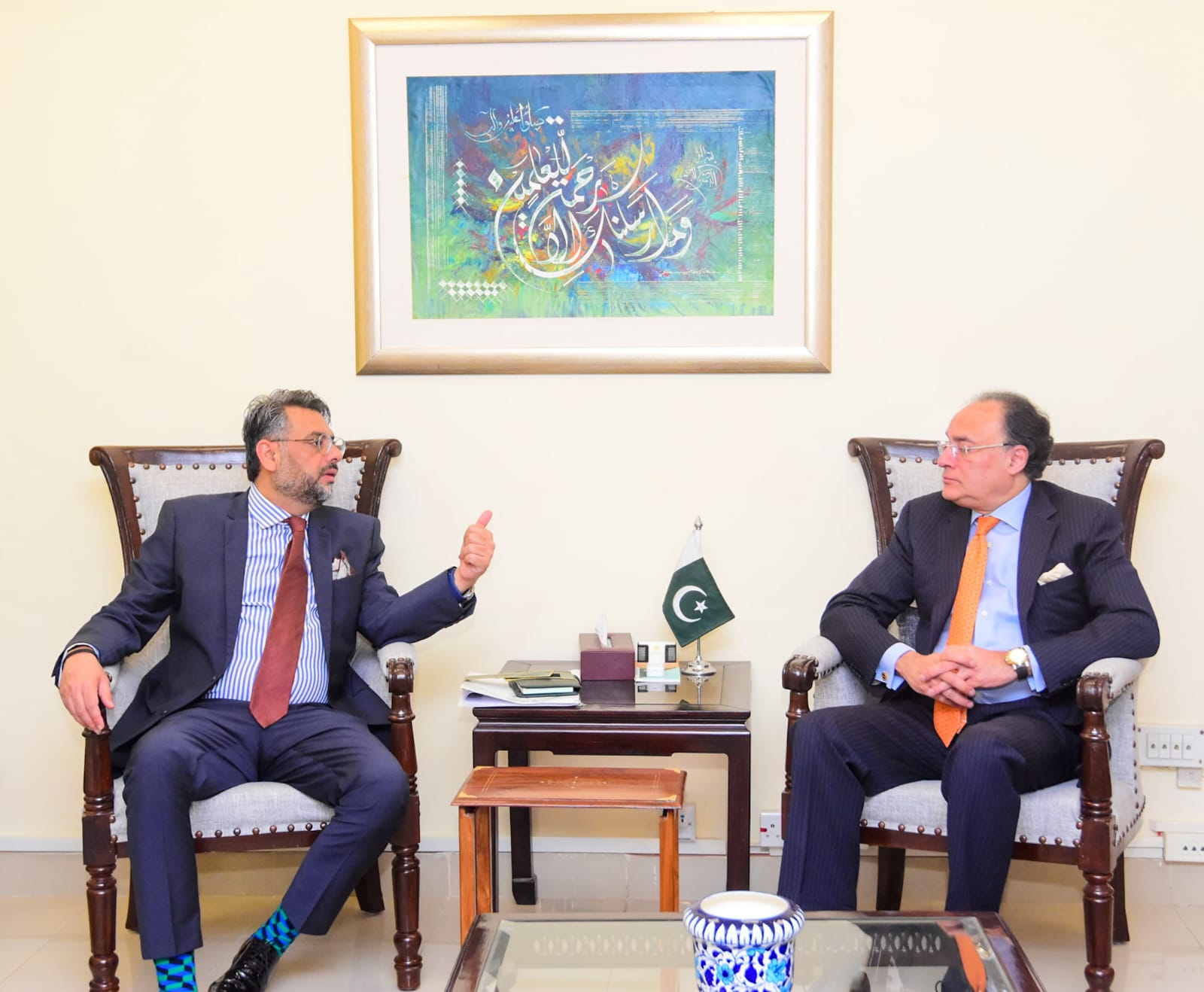 وفاقی وزیرِ خزانہ سے مشیرِ خزانہ خیبر پختونخوا کی ملاقات، مالی اور ترقیاتی امور پر تبادلہ خیال