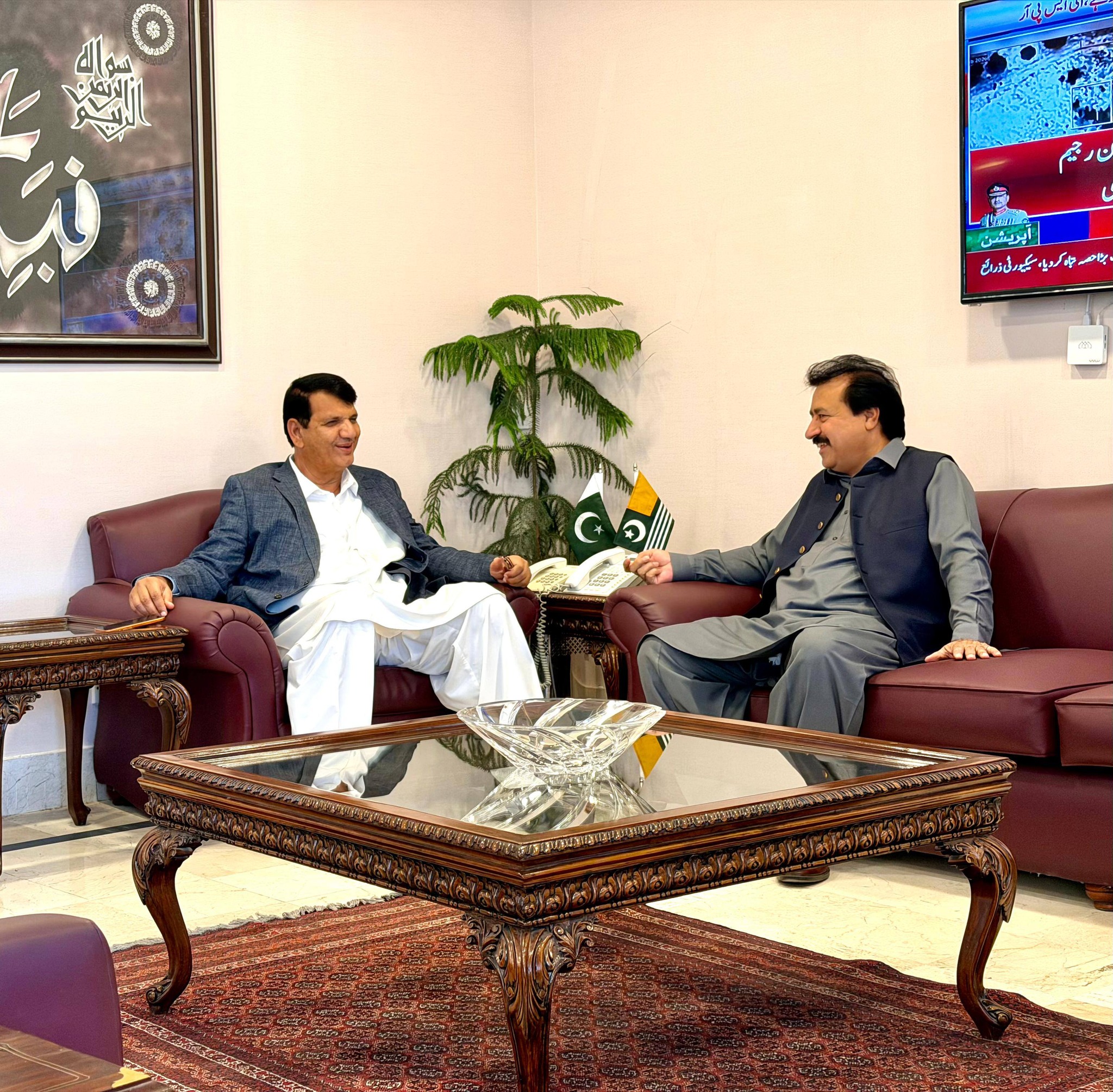 وفاقی وزیر امورکشمیر و گلگت بلتستان انجینئر امیر مقام سے وزیر خوراک، ٹیوٹا وکے ڈی اے آزادکشمیر جاوید اقبال بڈھانوی کی ملاقات
