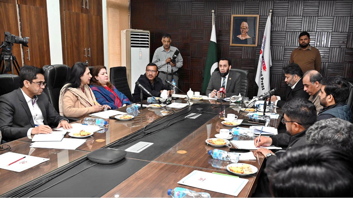 وفاقی وزیر اطلاعات عطاء اللہ تارڑ نے قومی خبر رساں ادارہ ایسوسی ایٹڈ پریس آف پاکستان کا دورہ