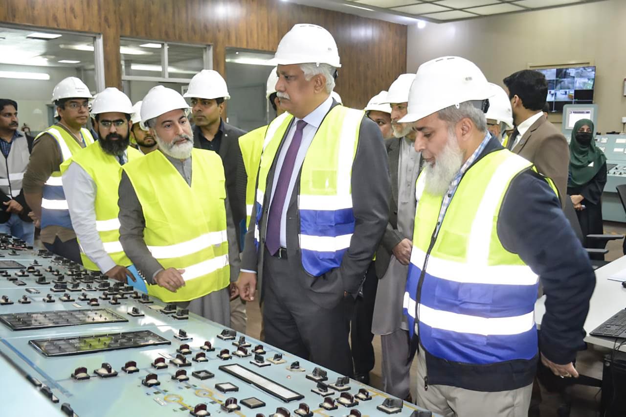 Chairman WAPDA visits Mangla Hydel Power Station