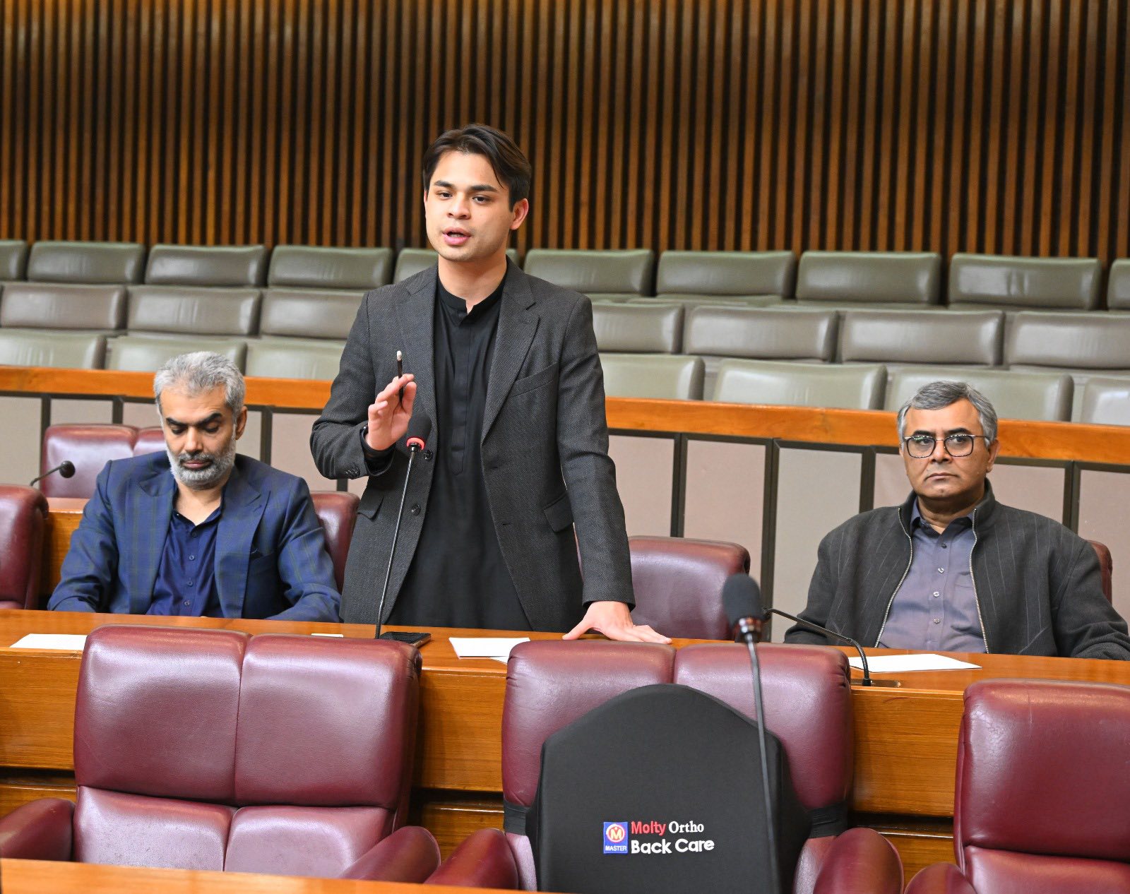 مضبوط بلوچستان ہی مضبوط پاکستان کی ضمانت ہے، بلوچستان کے مسائل کے حل کے لئے سنجیدہ قومی حکمتِ عملی اور متحدہ ریاستی فیصلہ ناگزیر ہے، نوابزادہ جمال خان رئیسانی
