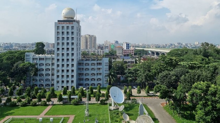 ملک کے بیشتر علاقوں میں موسم گرم اور خشک رہنے کا امکان، بالائی علاقوں میں بارش کی پیش گوئی