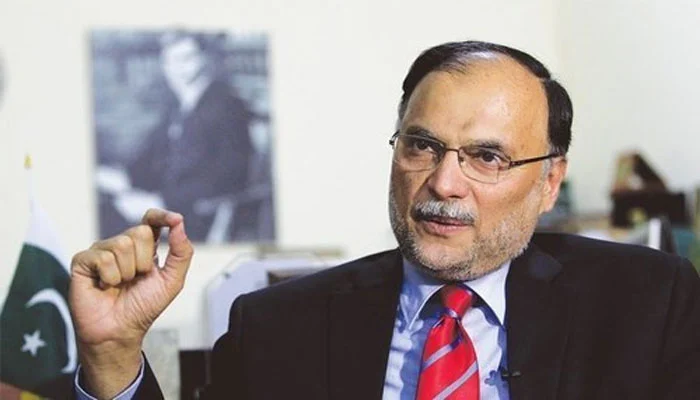 حکومت کا ویژن نوجوانوں کو ڈیجیٹل دنیا سے جوڑنا ہے، ملکی تر قی کیلئے معاشی پالیسیوں کا تسلسل ناگزیر ہے، وفاقی وزیر احسن اقبال