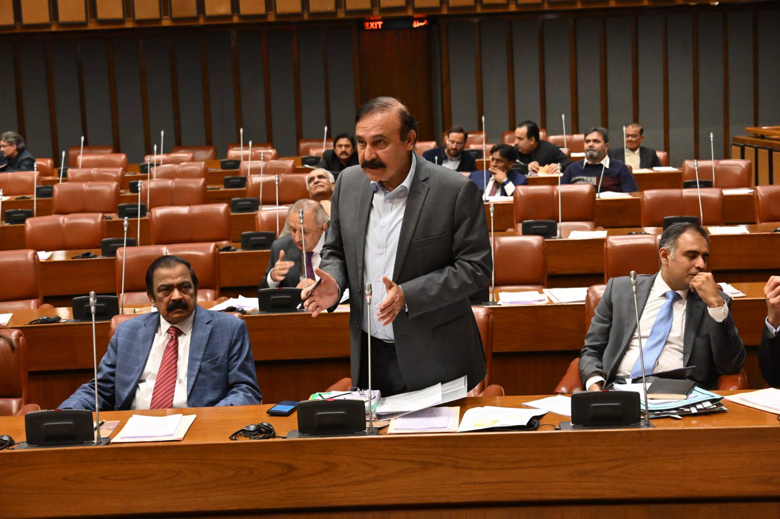وزیر اعظم محمد شہباز شریف نے نجی جامعات کے چارٹرز سے متعلق بلوں کی جانچ پڑتال کے لیے اعلیٰ سطحی کمیٹی قائم کر دی ہے،وفاقی وزیر ڈاکٹر طارق فضل چوہدری